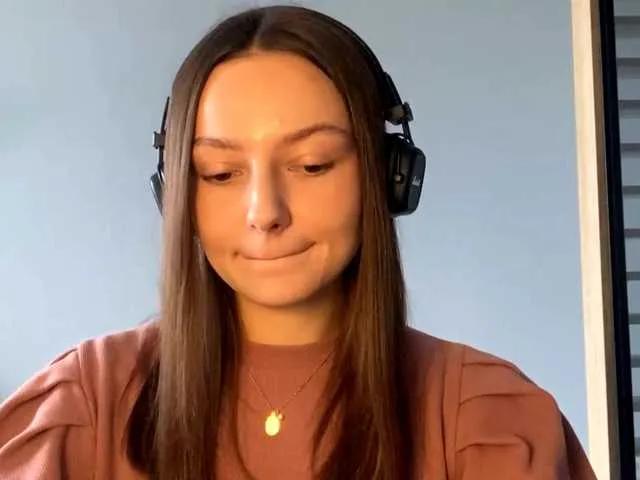 Offline KittieRusu on BongaCams