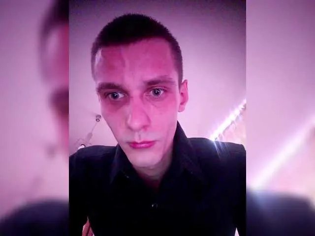 Offline Laylay13 on BongaCams