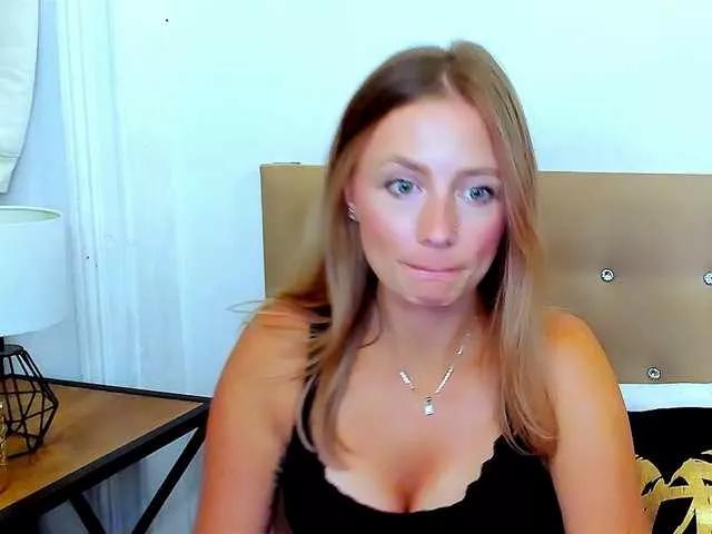 Offline Lenadate on BongaCams