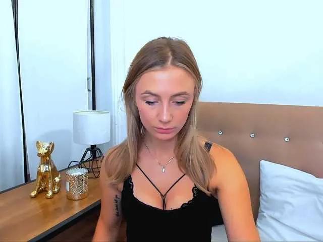 Offline Lenadate on BongaCams