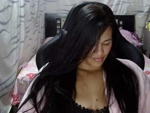 Offline Letty33 on BongaCams