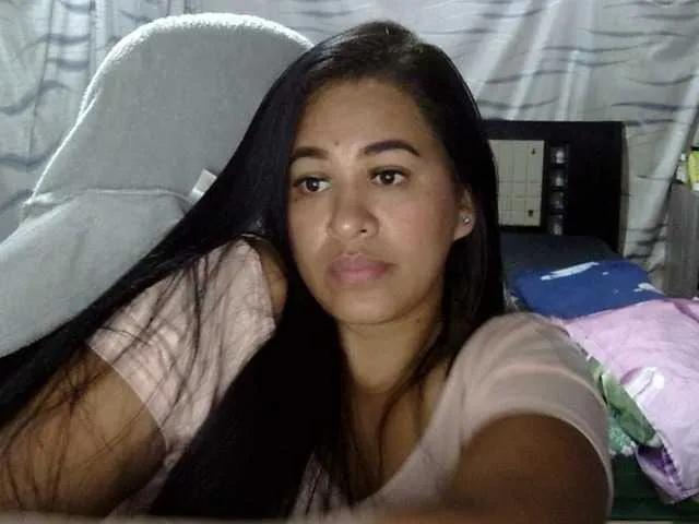 Offline Letty33 on BongaCams