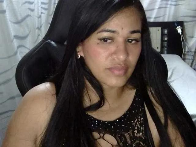 Offline Letty33 on BongaCams