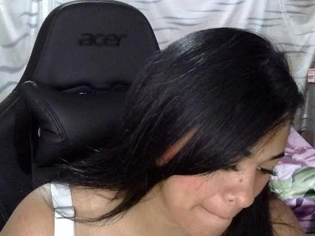 Offline Letty33 on BongaCams