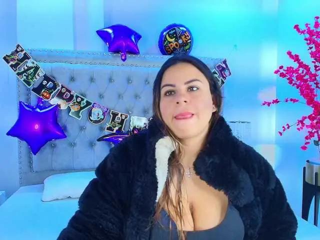 Lia-adams — I am drawn to the feeling of confidently surrendering to control. I enjoy the calm that obeying brings and the power that exists in surrender. I am inspired by those who guide with firmness, respect and a look that says it all.