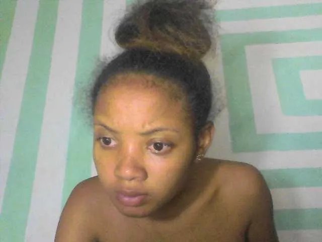 Offline Licieol on BongaCams