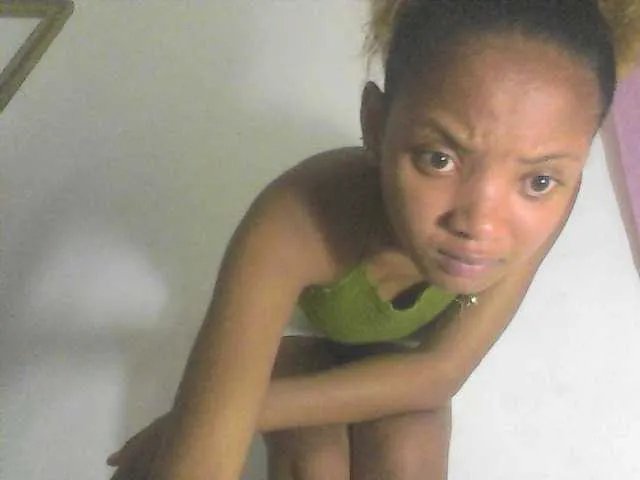 Offline Licieol on BongaCams