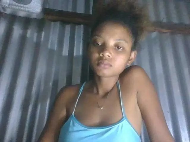 Offline Licieol on BongaCams