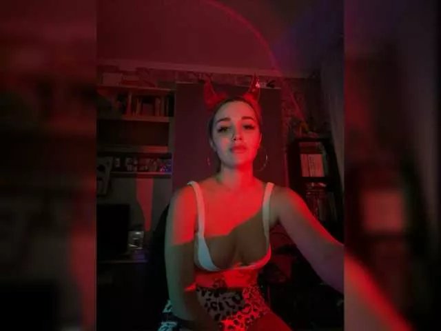 Offline Lilimilla on BongaCams