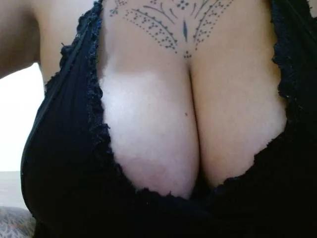 Lilithfire on BongaCams 