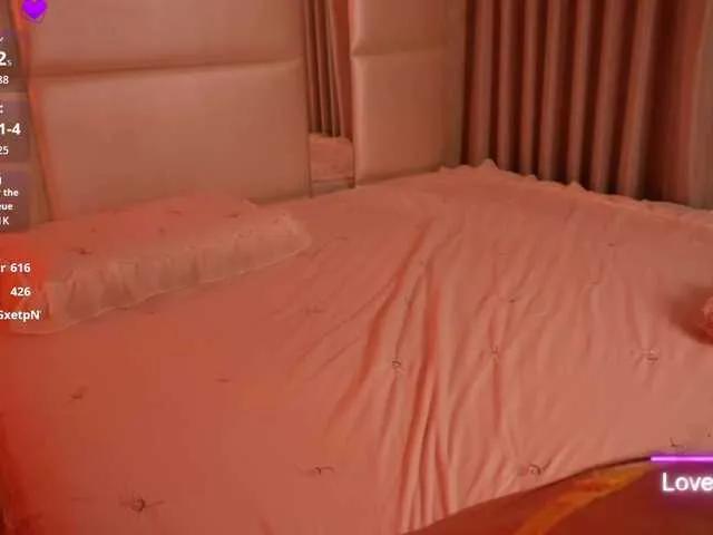 Offline LilyColins on BongaCams