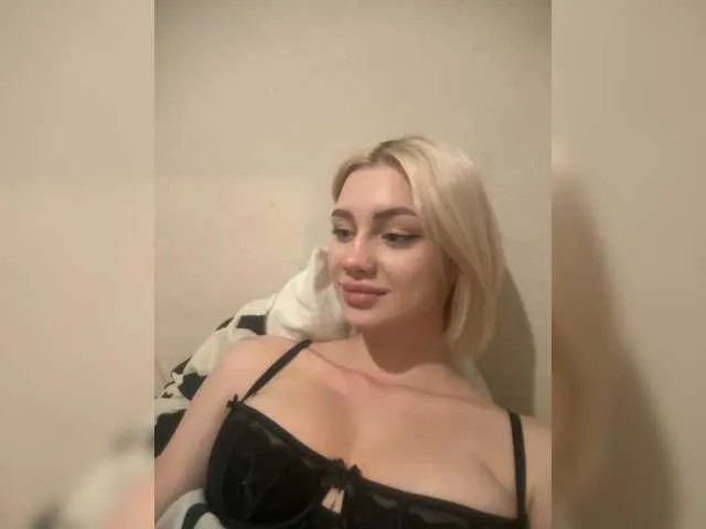 Offline Linaaa on BongaCams