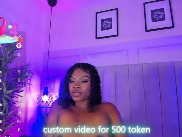 Offline LinsyAdams on BongaCams