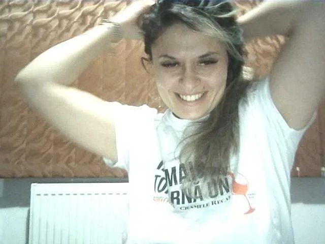 Offline lionessmom on BongaCams