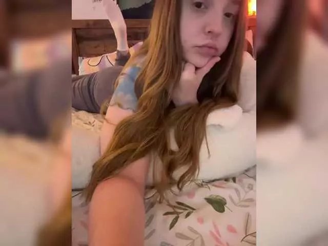 Freechat LittleDelora on BongaCams