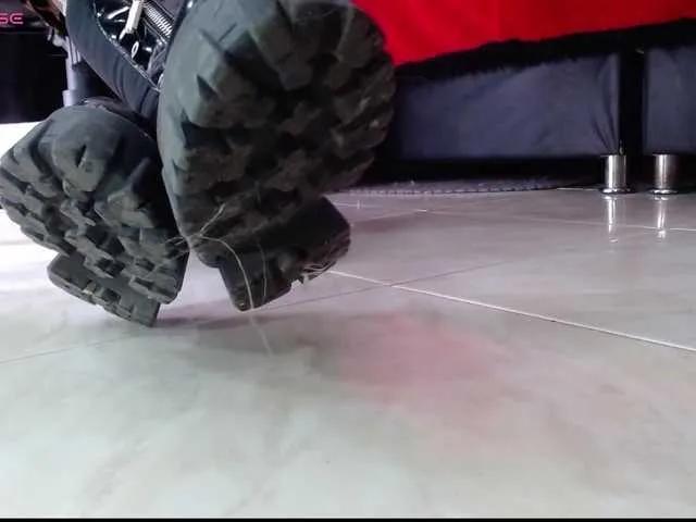 Offline LITTLEMARS1 on BongaCams