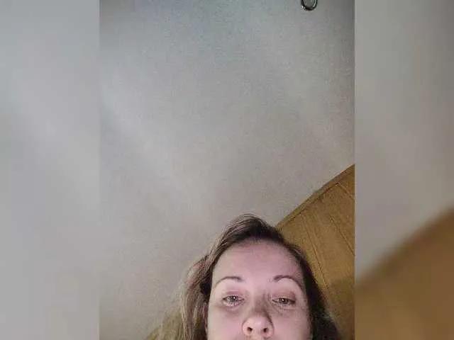 Offline Lola3000 on BongaCams