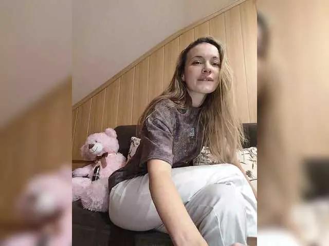 Offline Lola3000 on BongaCams