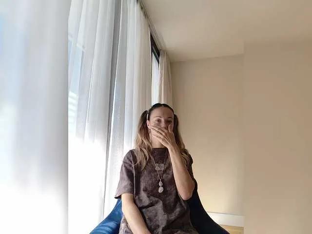 Offline Lola3000 on BongaCams