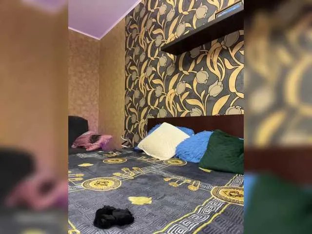 Offline LouiseJenkin on BongaCams