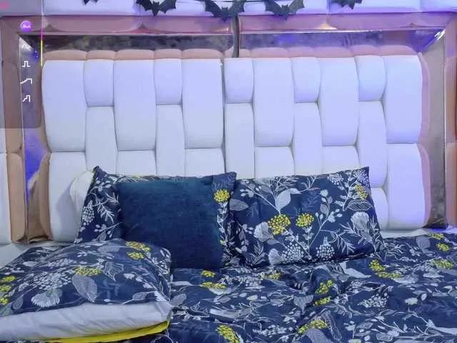 loveebonyyjuices — Turn me on the hard cocks  and gentle user how to treat a lady like me!