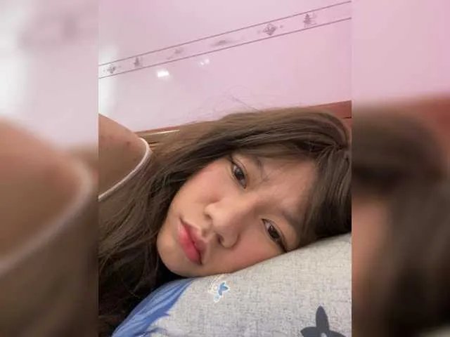 Offline Lovefeetnude-1 on BongaCams