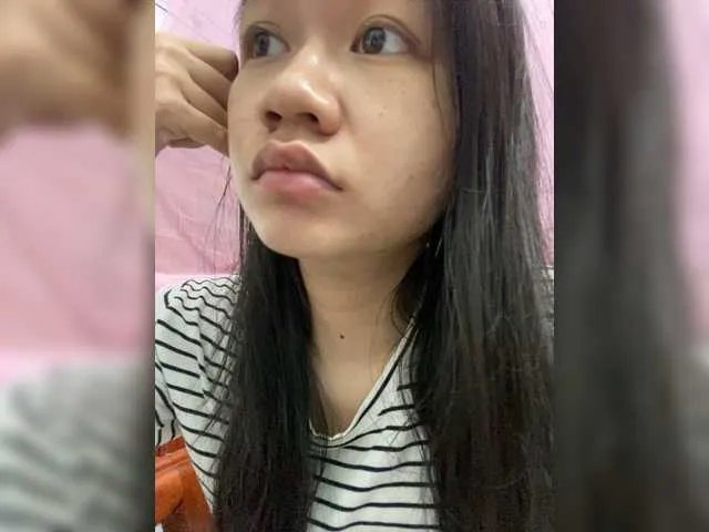 Offline Lovefeetnude-1 on BongaCams