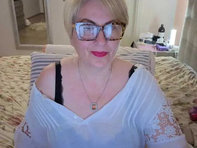 Offline LuanaSexxxy on BongaCams