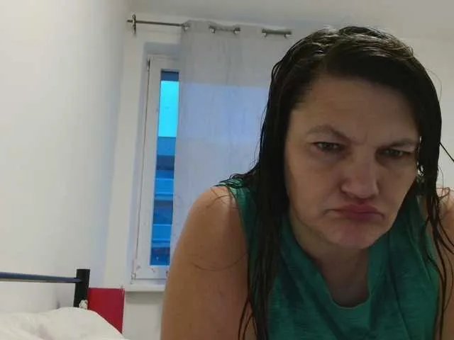 Offline Luci22 on BongaCams
