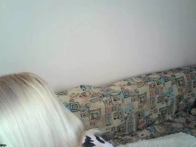 Freechat luckybitch on BongaCams