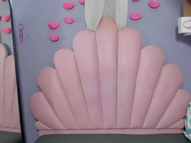 Freechat LucyMiller on BongaCams