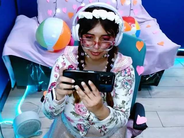 Offline luisabunny on BongaCams