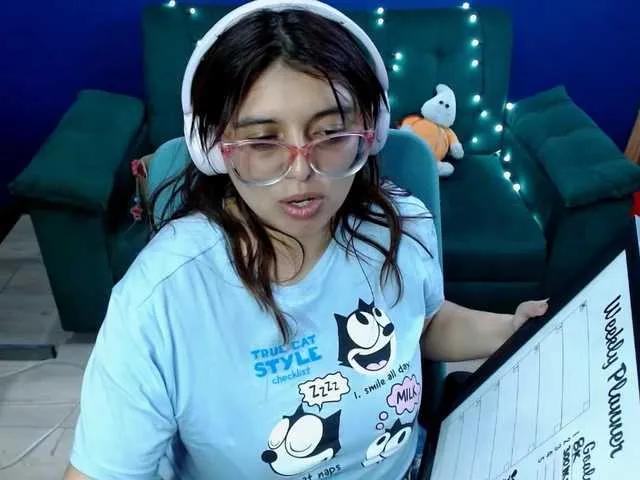 Offline luisabunny on BongaCams