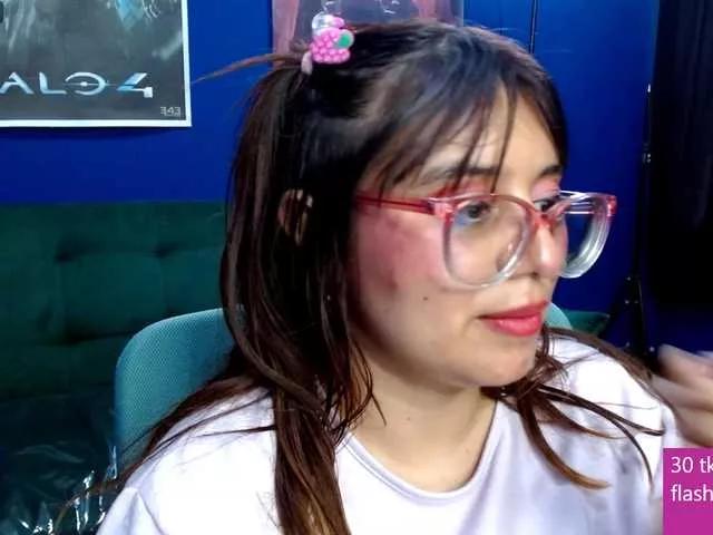 Offline luisabunny on BongaCams