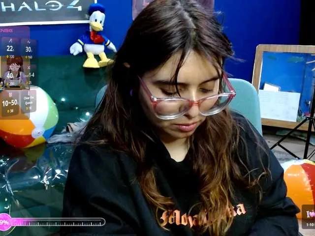 Offline luisabunny on BongaCams