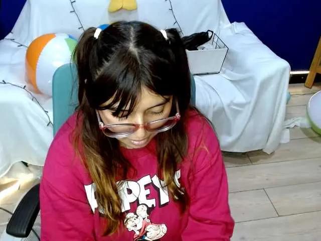 Offline luisabunny on BongaCams