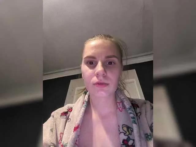 me-la-nia19 on BongaCams