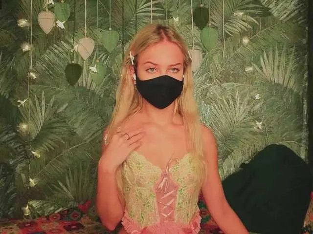 Offline Meeeeow on BongaCams