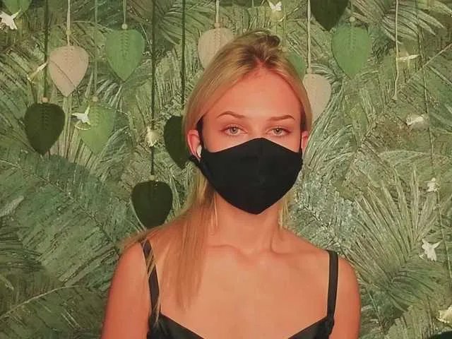 Offline Meeeeow on BongaCams