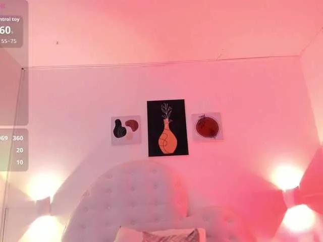 Offline mhia-paris on BongaCams