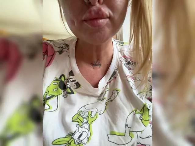 Miameya on BongaCams