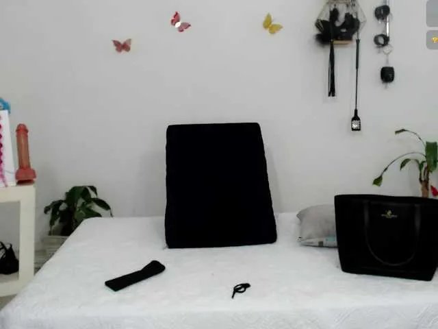 Offline milf-hot29 on BongaCams