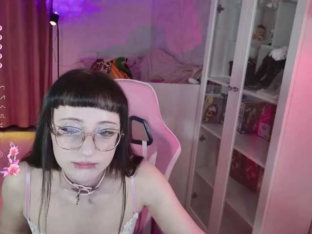 Offline MiraJade on BongaCams