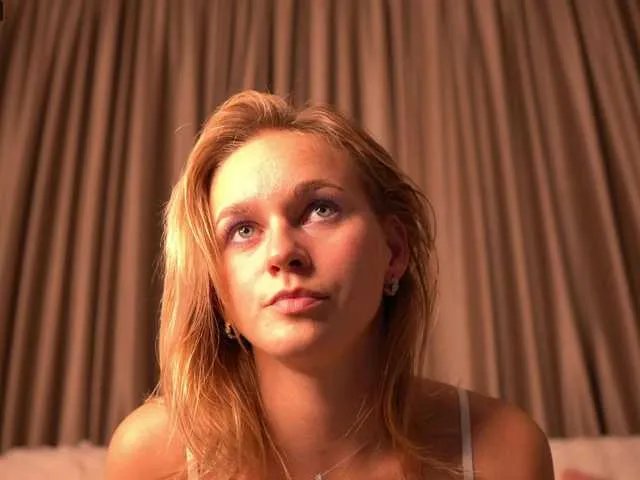 Freechat Miravine on BongaCams