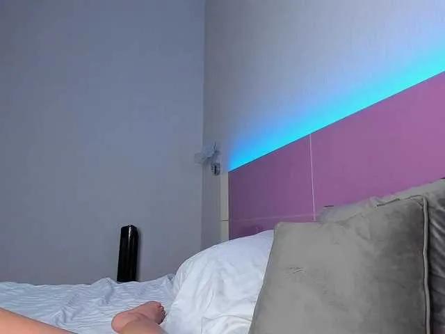 Offline NaughtyBlond4 on BongaCams