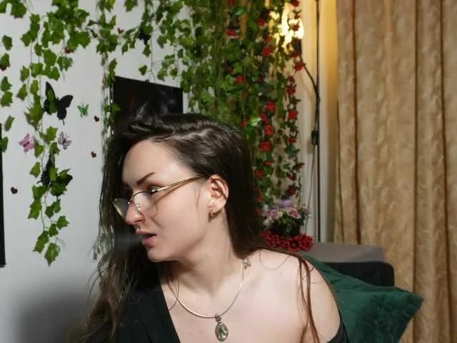 Offline NaughtYHomemadE on BongaCams