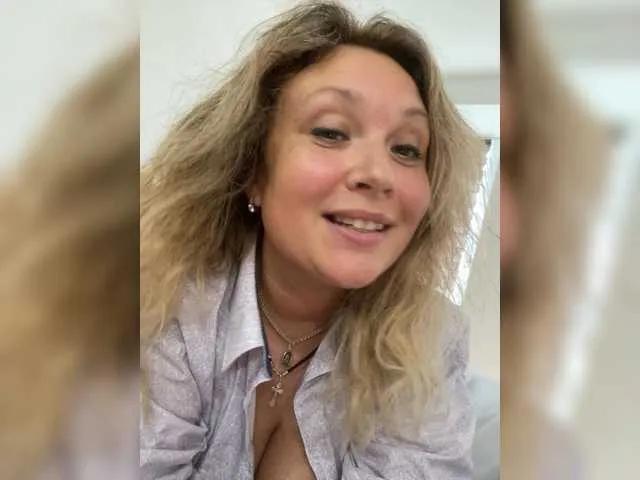 Offline NERVOMOTINA on BongaCams