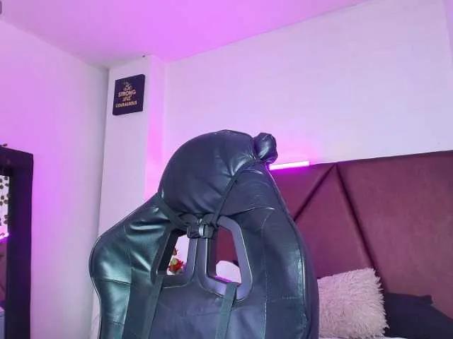 Offline Nikkenyx on BongaCams