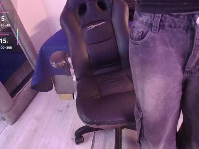 Offline Nikkenyx on BongaCams