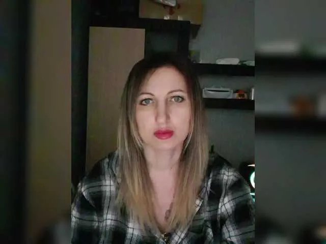 Nushka1939 — I'll play with sour close-up